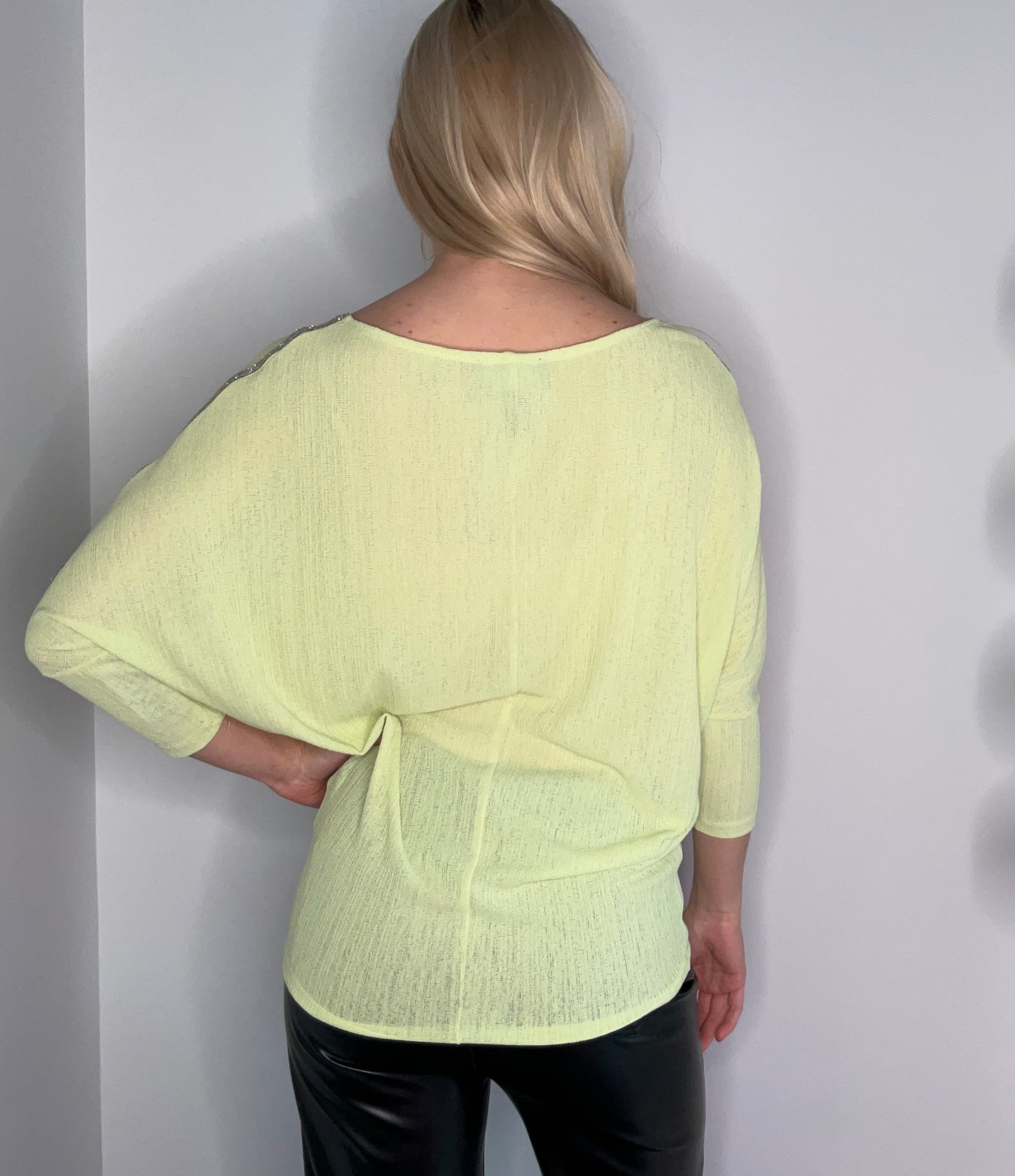 CRYSTAL SLEEVE LIME TOP