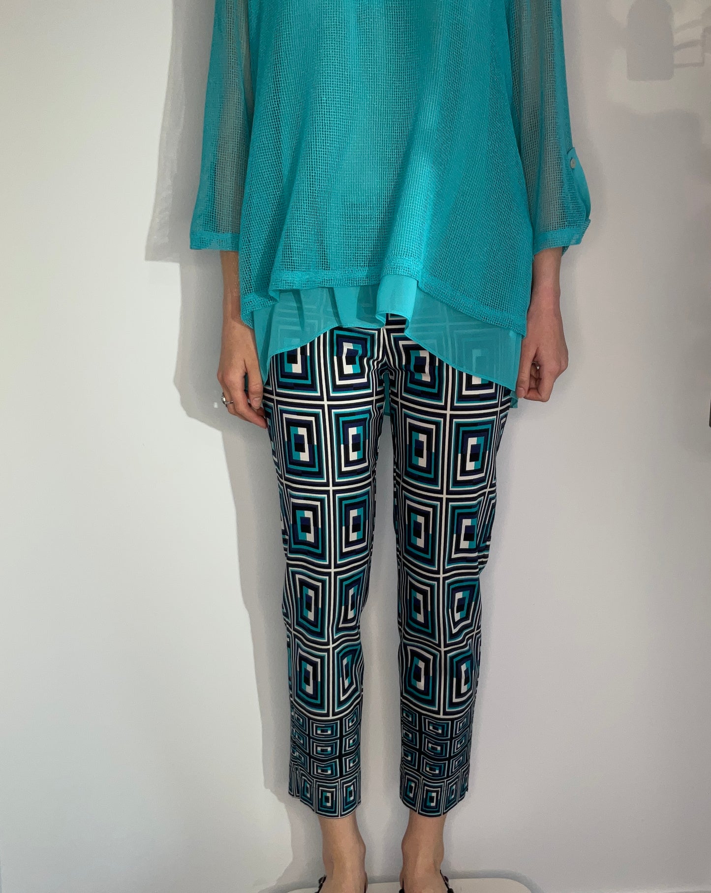 BLUE GEOMETRIC PRINT PANT