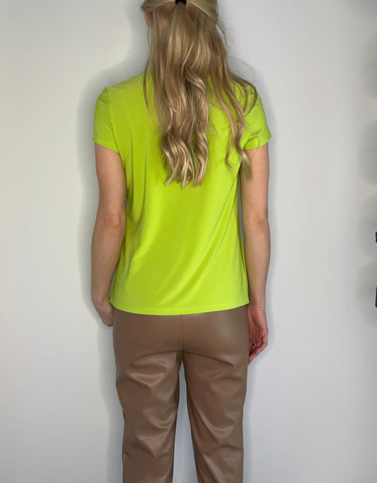 HALF FRONT ZIP SHORT SLEEVE TOP