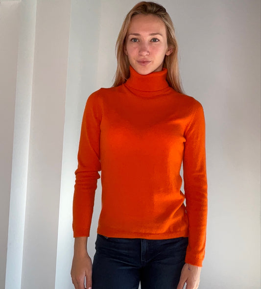 ORANGE TURTLENECK CASHMERE SWEATER