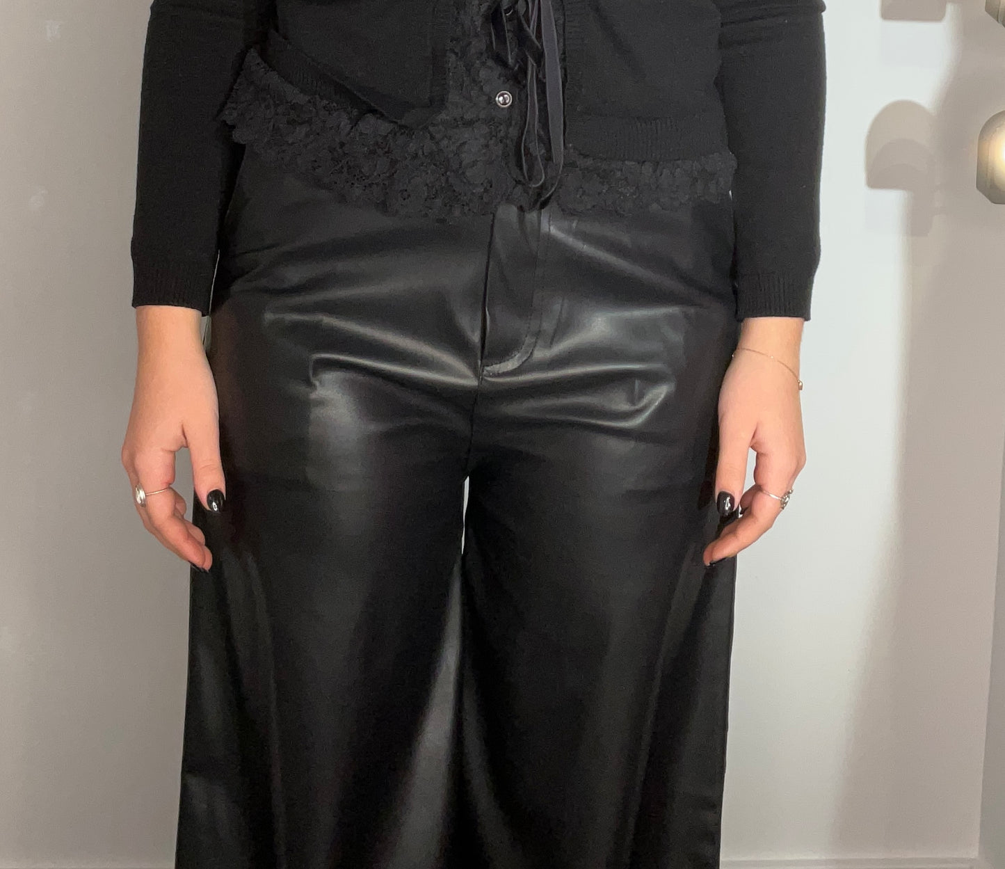 VEGAN LEATHER CROP PANTS