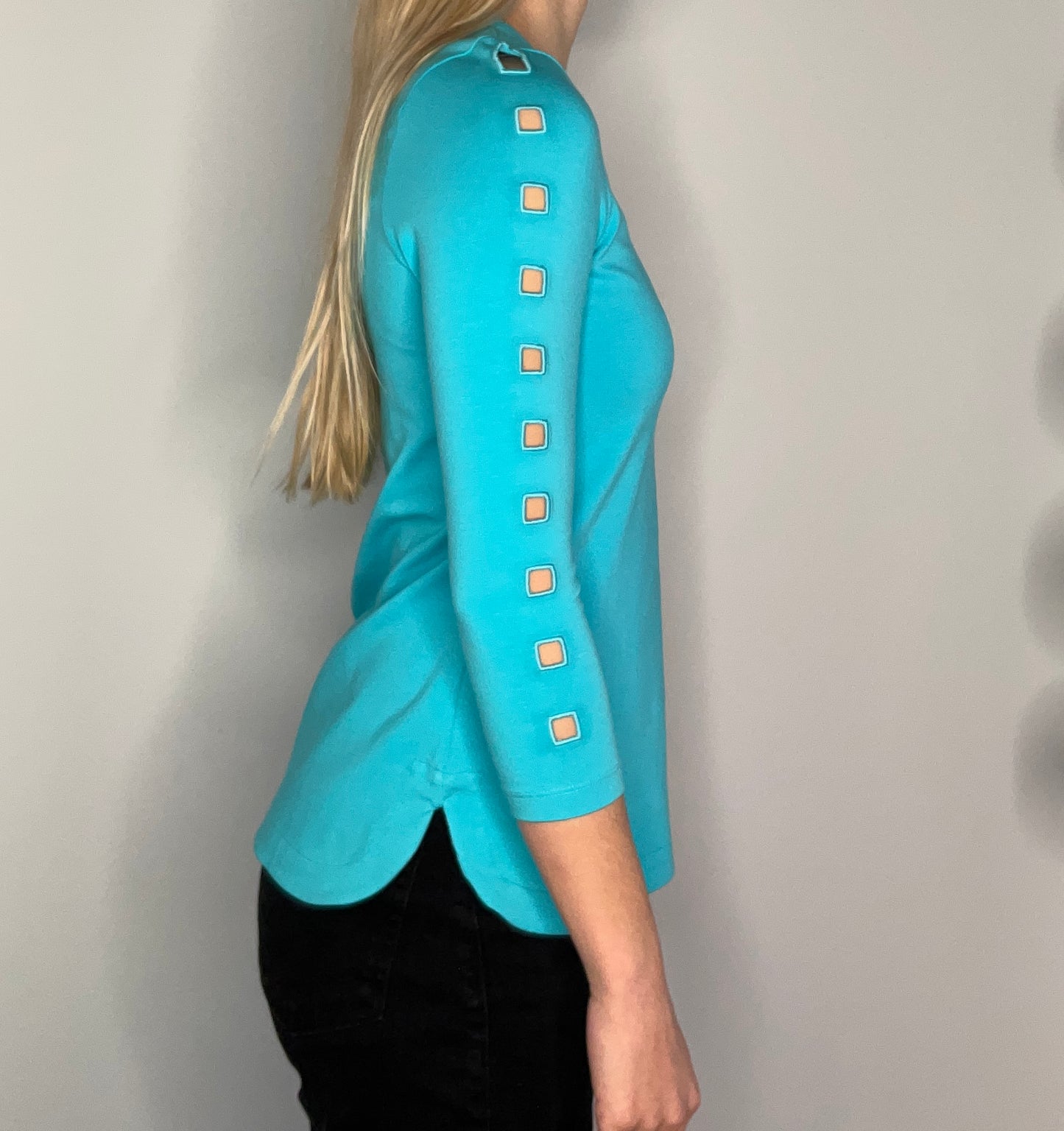 SQUARE SLEEVE TOP