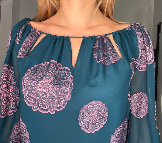 OCEAN AND PLUM LACE TOP