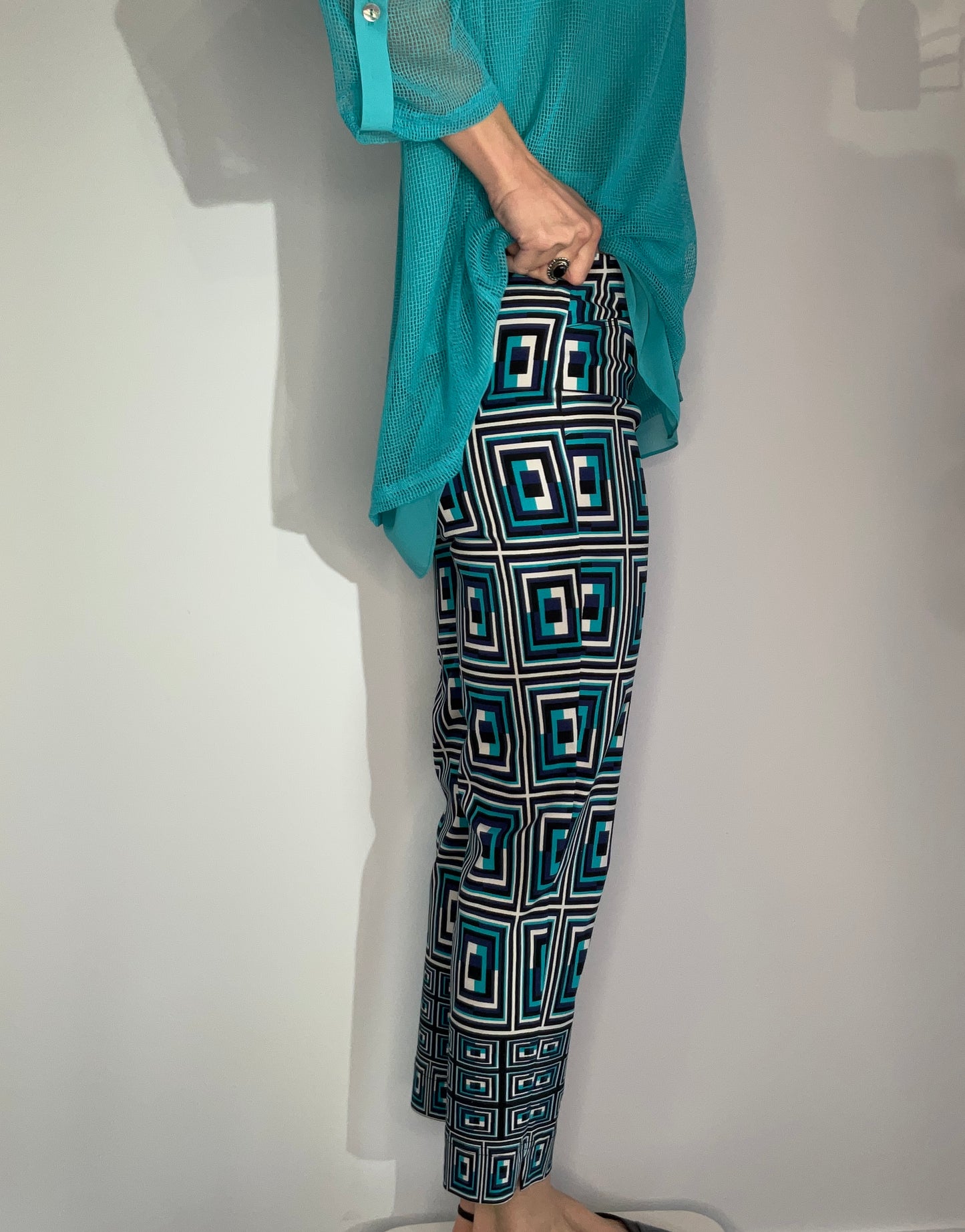 BLUE GEOMETRIC PRINT PANT