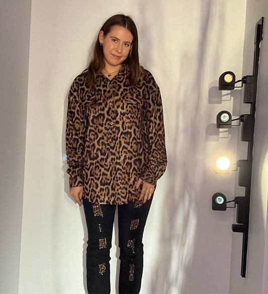 LEOPARD BUTTON TOP