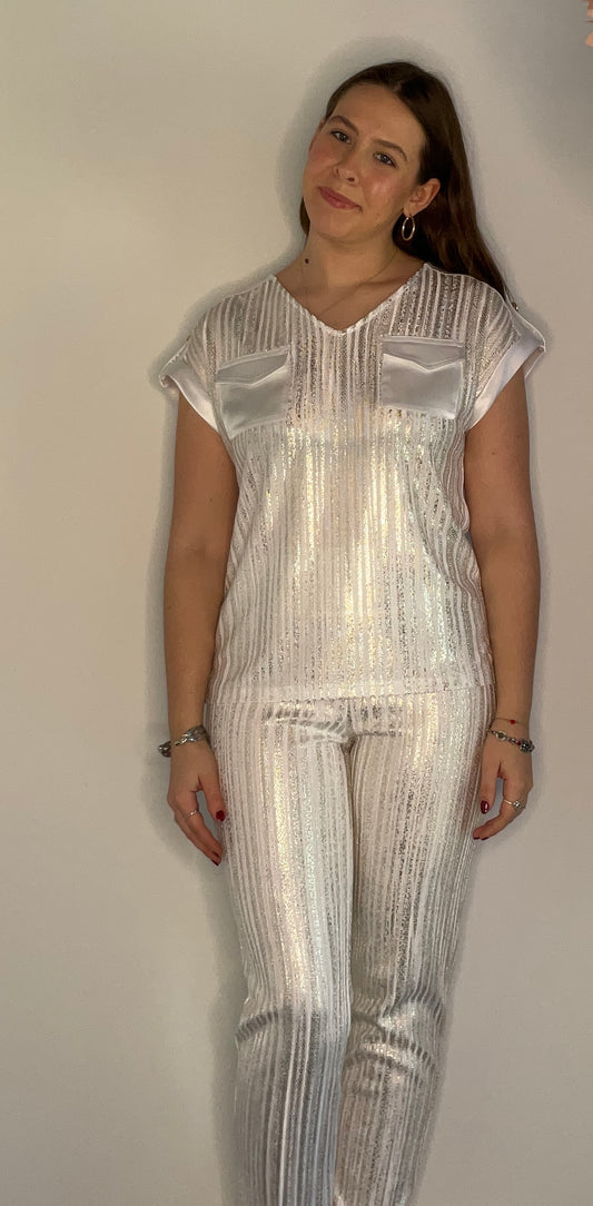 WHITE AND GOLD METALLIC POCKET TOP