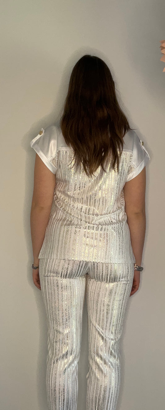 WHITE AND GOLD METALLIC POCKET TOP